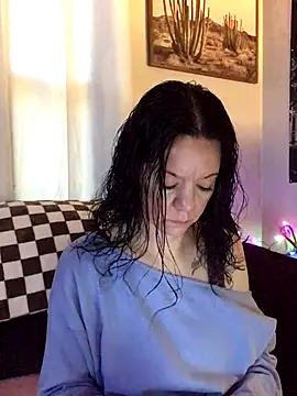 SidneyRaee online show from 11-12-25, 05:13