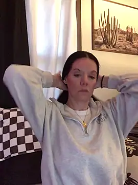 SidneyRaee online show from 12-19-25, 04:25