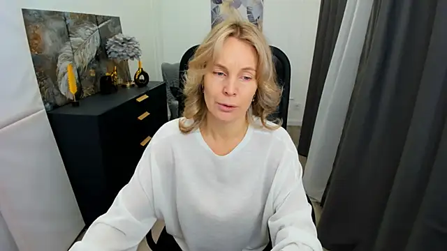 Snapshot of Sinty_Devis chatting on 05-04-26, 04:19 Sinty Devis online show from 05-04-26, 04:19
