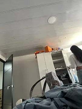 Snapshot of Cataleya_hxc chatting on 12-20-24, 01:54 Cataleya hxc online show from 12-20-24, 01:54