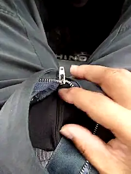 Snapshot of mjiyk1130 chatting on 03-04-25, 04:27 mjiyk1130 online show from 03-04-25, 04:27