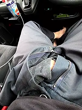 Snapshot of mjiyk1130 chatting on 09-10-25, 08:03 mjiyk1130 online show from 09-10-25, 08:03