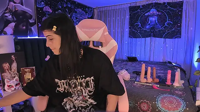 LanaKyutt online show from 03-03-25, 06:04