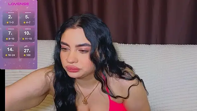 Snapshot of Nikki_Kardashian chatting on 02-15-25, 03:52 Nikki Kardashian online show from 02-15-25, 03:52