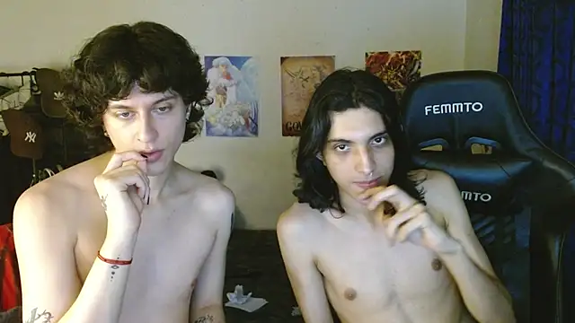 Snapshot of angelitofemboy chatting on 01-24-25, 04:37 angelitofemboy online show from 01-24-25, 04:37