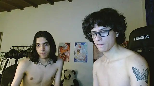Snapshot of angelitofemboy chatting on 01-24-25, 08:02 angelitofemboy online show from 01-24-25, 08:02