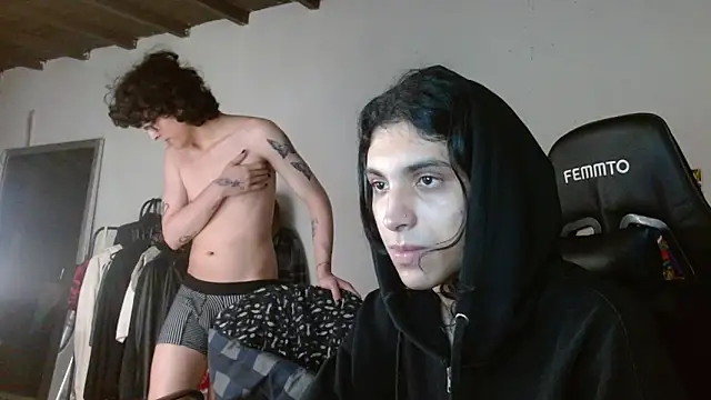Snapshot of angelitofemboy chatting on 03-21-25, 06:27 angelitofemboy online show from 03-21-25, 06:27