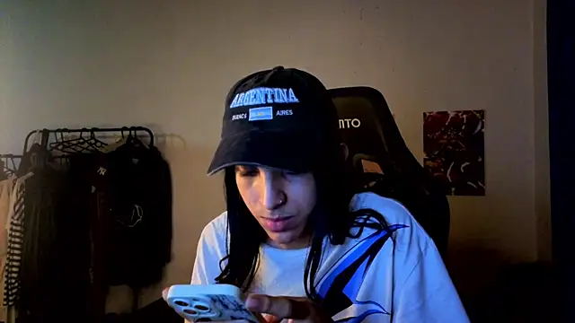 Snapshot of angelitofemboy chatting on 11-23-25, 02:44 angelitofemboy online show from 11-23-25, 02:44