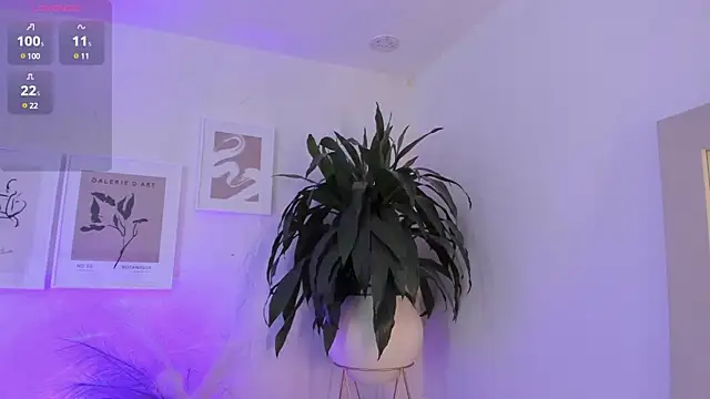 Snapshot of moll1e_ chatting on 03-17-25, 07:48 moll1e online show from 03-17-25, 07:48