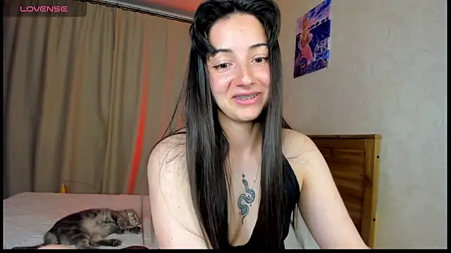 Snapshot of AishaGold chatting on 06-19-26, 10:24 AishaGold online show from 06-19-26, 10:24