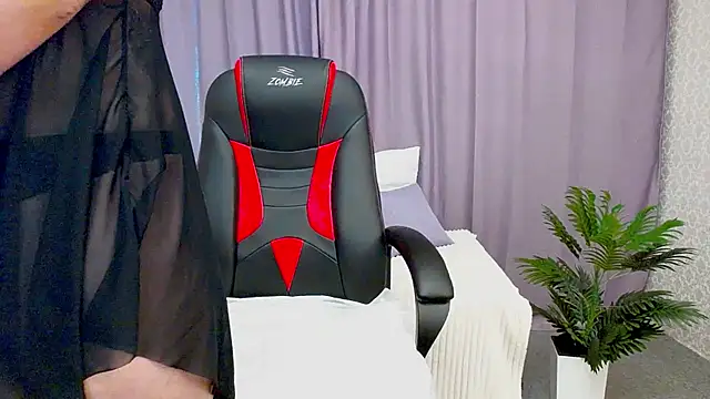 Camelia Lillie online show from 02-08-25, 04:25