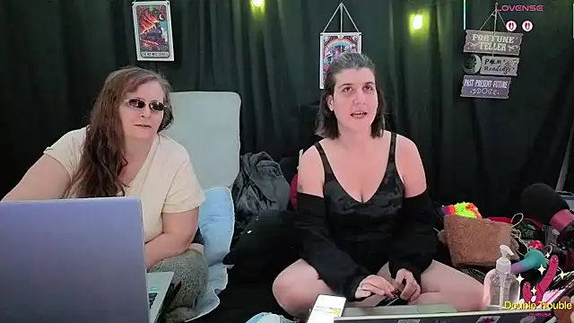 Snapshot of Sexy_Mama-69 chatting on 11-22-25, 05:01 Sexy Mama-69 online show from 11-22-25, 05:01