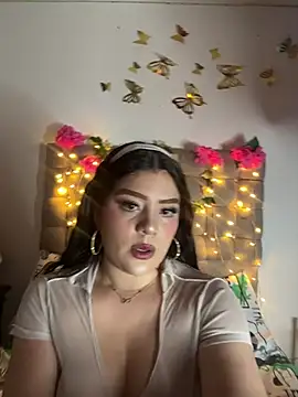 Jullieetta online show from 06-26-26, 11:47