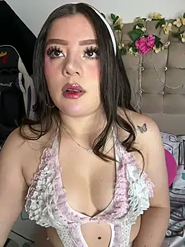 Jullieetta online show from 07-14-26, 12:33