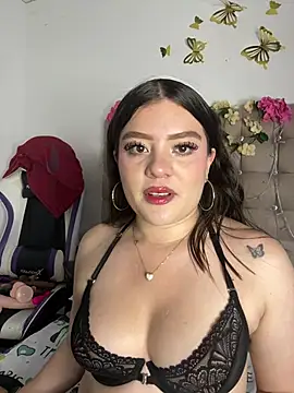 Jullieetta online show from 07-28-26, 09:14