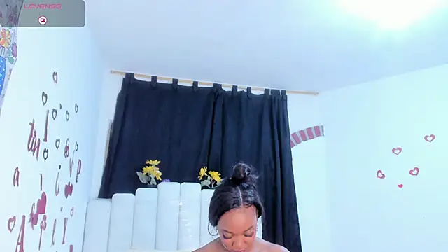 RoxannaBlanche online show from 04-13-26, 12:10