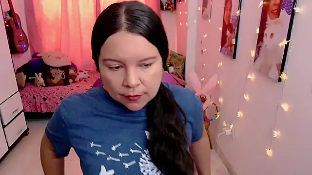 claryssa  online show from 04-06-26, 07:37