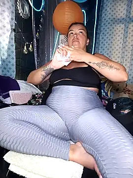 Snapshot of Horny_kaylee chatting on 10-26-25, 06:03 Horny kaylee online show from 10-26-25, 06:03