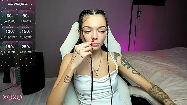 Mariella Adamss online show from 10-28-25, 11:14