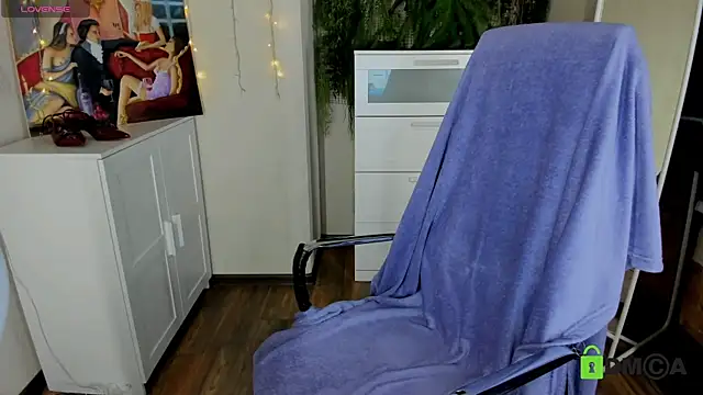 Melissa Wells online show from 10-21-25, 09:04