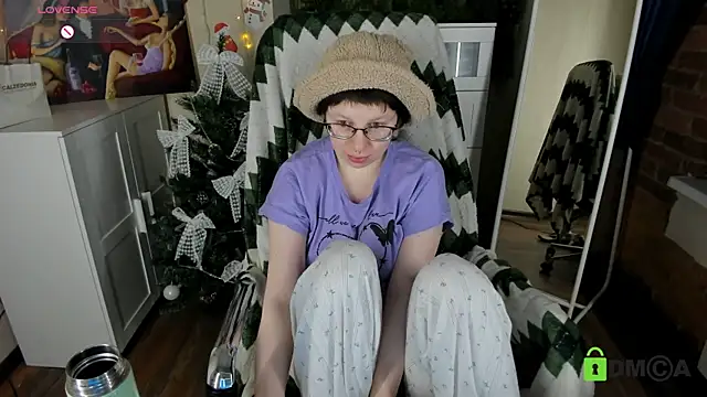 Melissa Wells online show from 12-22-25, 04:09