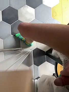 Snapshot of Maxthekid chatting on 02-04-25, 09:17 Maxthekid online show from 02-04-25, 09:17