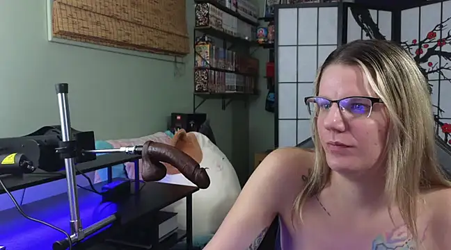 Snapshot of Sarahtineke chatting on 12-23-24, 06:16 Sarahtineke online show from 12-23-24, 06:16