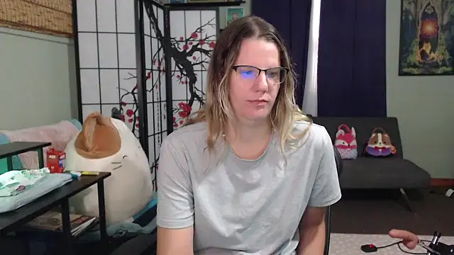 Snapshot of Sarahtineke chatting on 10-20-25, 02:06 Sarahtineke online show from 10-20-25, 02:06