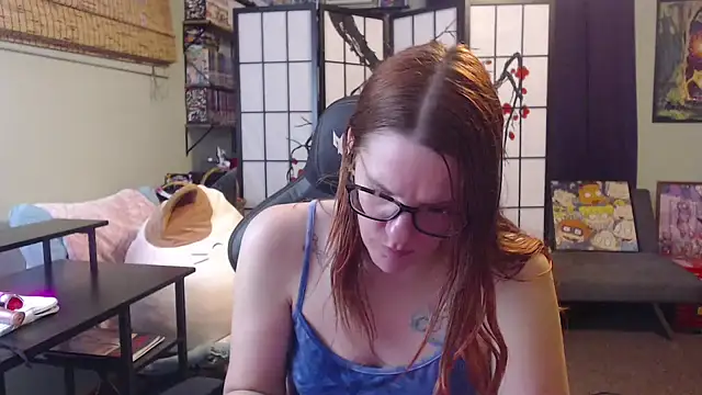 Snapshot of Sarahtineke chatting on 05-27-26, 03:31 Sarahtineke online show from 05-27-26, 03:31