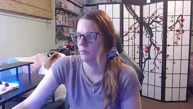 Sarahtineke online show from 07-09-26, 04:22