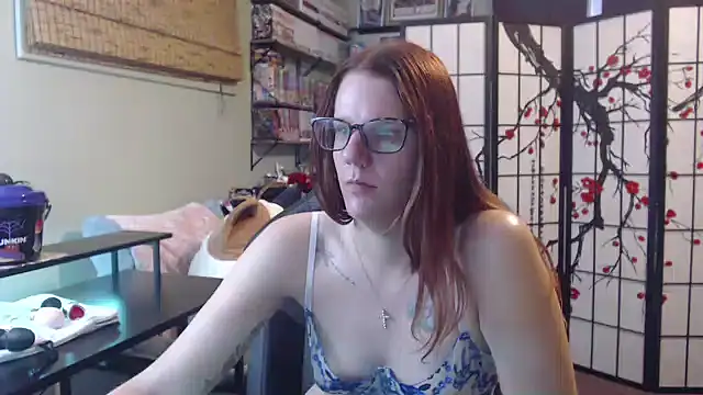 Sarahtineke online show from 07-12-26, 03:03