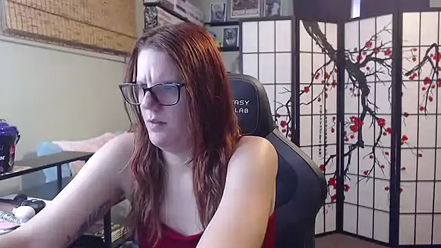 Sarahtineke online show from 08-02-26, 05:22