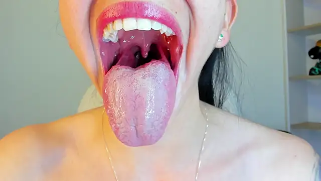 Snapshot of Katty_mouth chatting on 04-27-26, 04:16 Katty mouth online show from 04-27-26, 04:16
