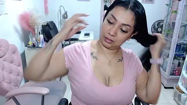 Snapshot of titsbiglovers chatting on 05-25-26, 08:37 titsbiglovers online show from 05-25-26, 08:37