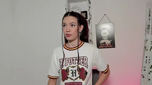 Snapshot of Emperatriiz chatting on 12-25-24, 06:52 Emperatriiz online show from 12-25-24, 06:52