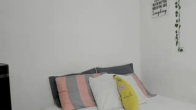 Snapshot of Emperatriiz chatting on 10-17-25, 08:00 Emperatriiz online show from 10-17-25, 08:00