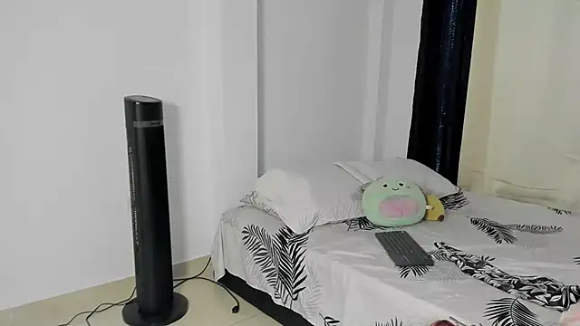 Snapshot of Emperatriiz chatting on 02-28-26, 05:25 Emperatriiz online show from 02-28-26, 05:25