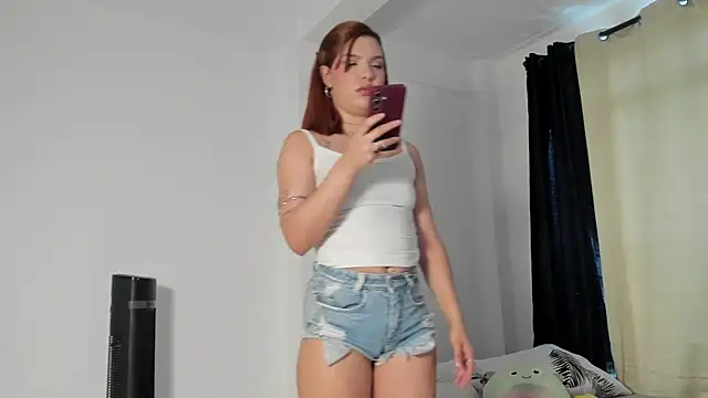 Snapshot of Emperatriiz chatting on 03-10-26, 05:29 Emperatriiz online show from 03-10-26, 05:29