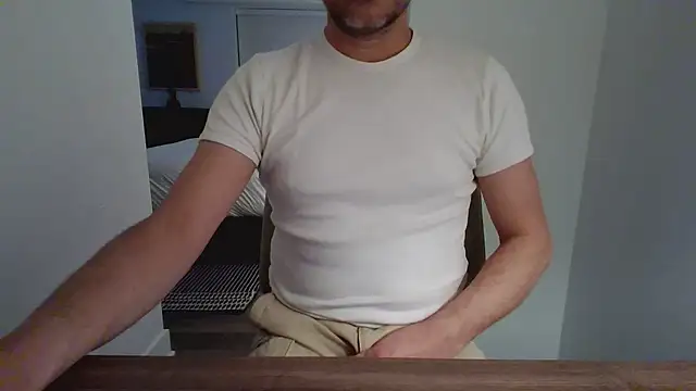 Snapshot of TheBongoBong chatting on 02-23-25, 12:41 TheBongoBong online show from 02-23-25, 12:41