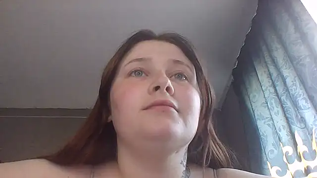 Light Luna online show from 06-19-26, 01:04