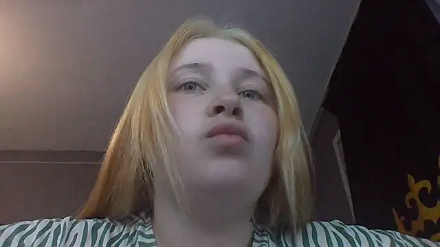 Light Luna online show from 06-26-26, 04:00