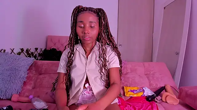 Snapshot of kimmysantoo chatting on 09-18-25, 02:02 kimmysantoo online show from 09-18-25, 02:02