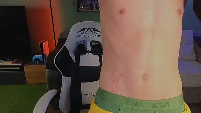 Snapshot of TeddyLiLboy chatting on 10-15-25, 06:52 TeddyLiLboy online show from 10-15-25, 06:52