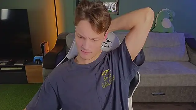 Snapshot of TeddyLiLboy chatting on 11-12-25, 10:15 TeddyLiLboy online show from 11-12-25, 10:15