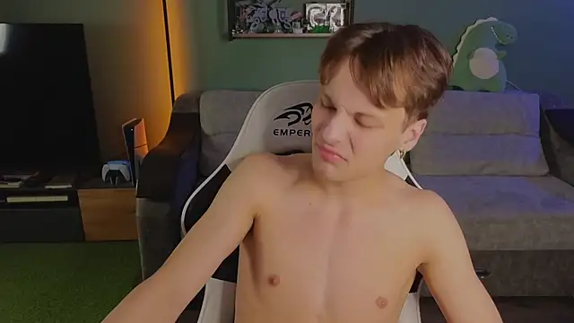 Snapshot of TeddyLiLboy chatting on 11-15-25, 03:52 TeddyLiLboy online show from 11-15-25, 03:52