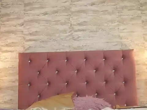 Snapshot of IsabellMendez_ chatting on 01-11-25, 12:12 IsabellMendez online show from 01-11-25, 12:12