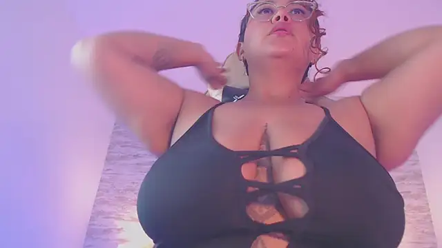 Snapshot of IsabellMendez_ chatting on 01-27-25, 09:00 IsabellMendez online show from 01-27-25, 09:00