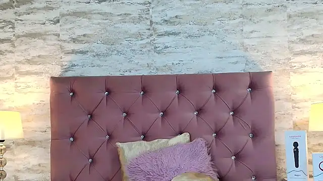 Snapshot of IsabellMendez_ chatting on 02-19-25, 11:14 IsabellMendez online show from 02-19-25, 11:14