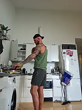 Snapshot of eltoulou chatting on 02-06-25, 01:21 eltoulou online show from 02-06-25, 01:21