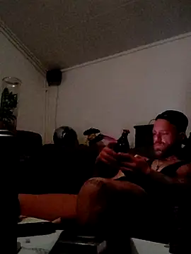 Snapshot of eltoulou chatting on 03-05-25, 02:46 eltoulou online show from 03-05-25, 02:46